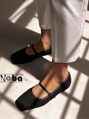 کالج مدل بابِت توبا "Bobette Toba"