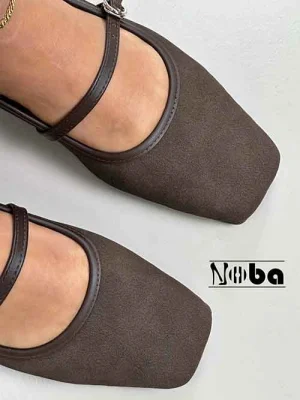 کالج مدل بابِت توبا "Bobette Toba"
